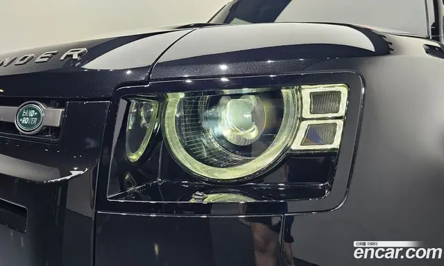 Land Rover Defender 2023 2.0 автомат (гидро), миниатюра 7