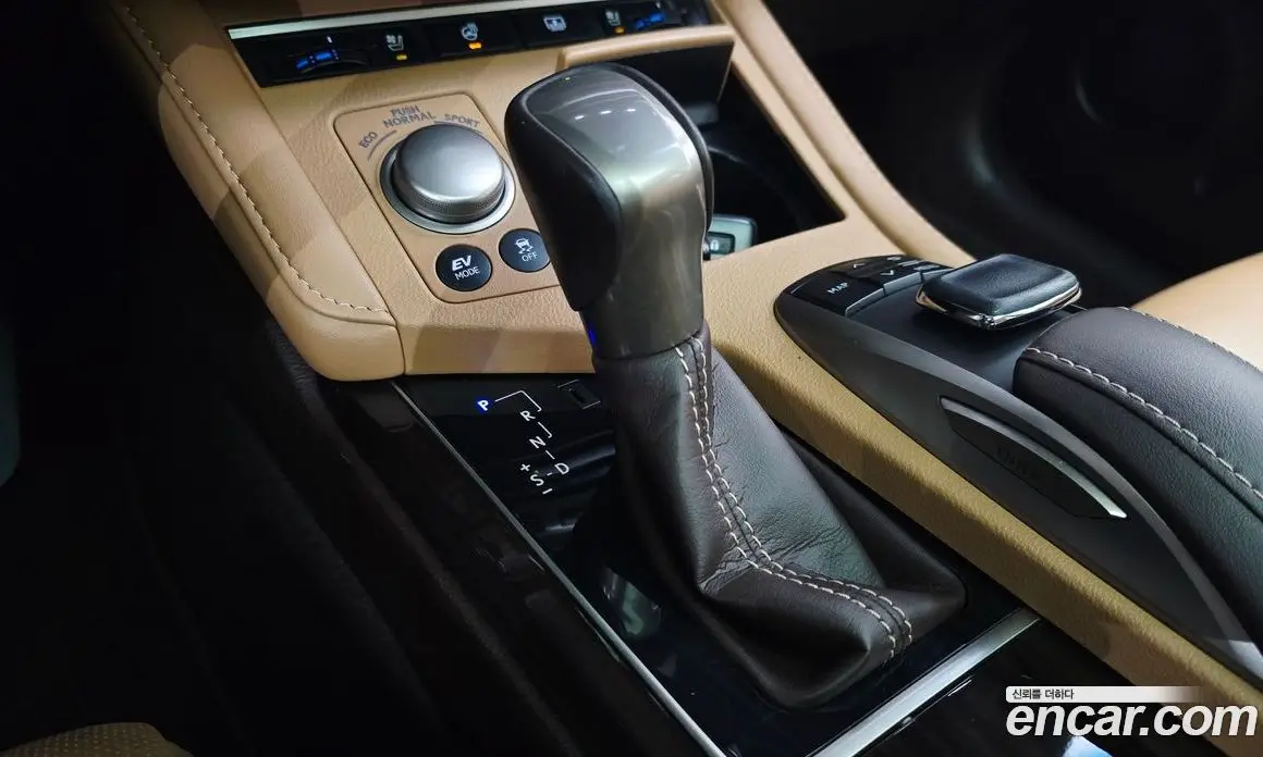 Lexus ES 2018 2.5 автомат (гидро), фото 9