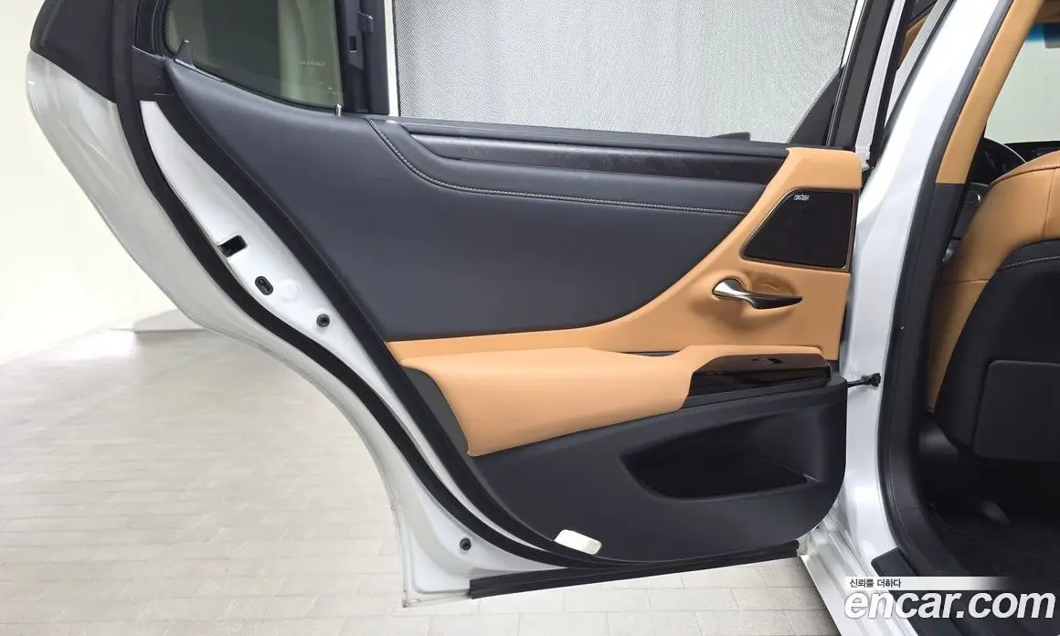 Lexus ES 2023 2.5 автомат (гидро), фото 15