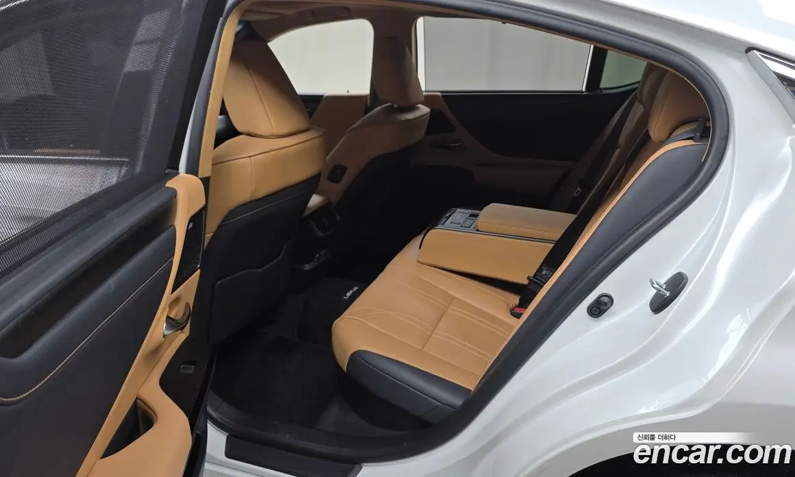 Lexus ES 2023 2.5 автомат (гидро), фото 18