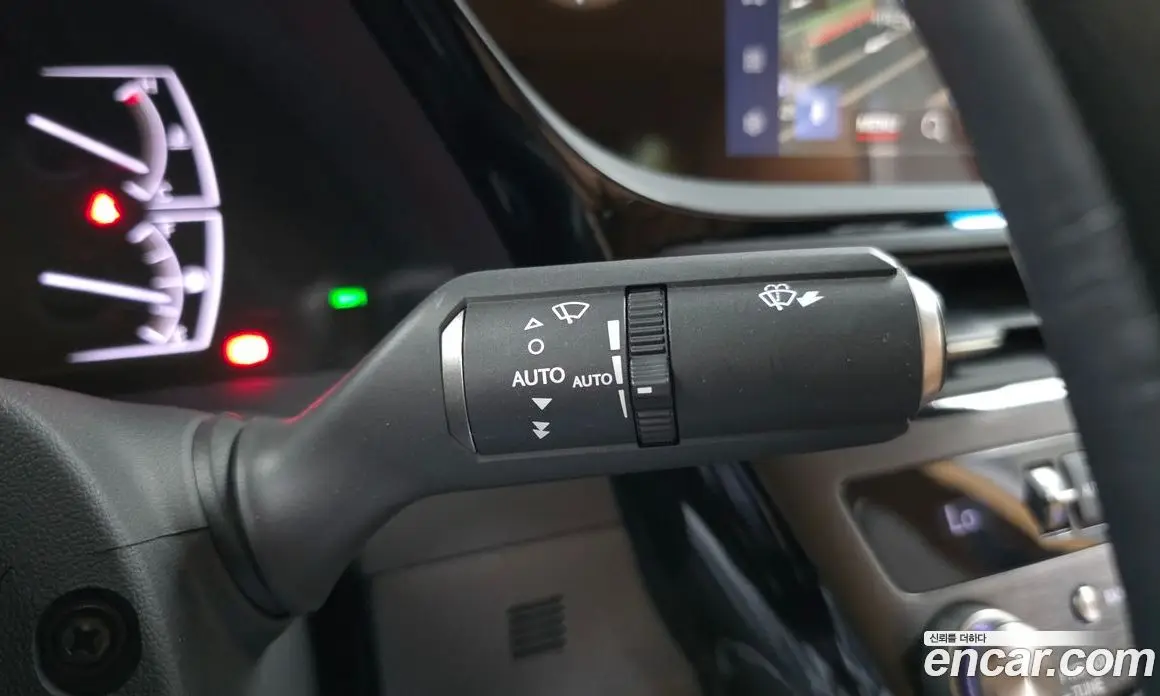 Lexus ES 2023 2.5 автомат (гидро), фото 30