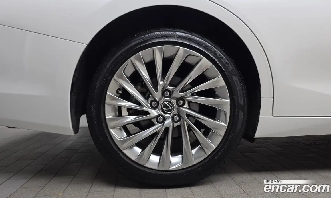 Lexus ES 2023 2.5 автомат (гидро), фото 7