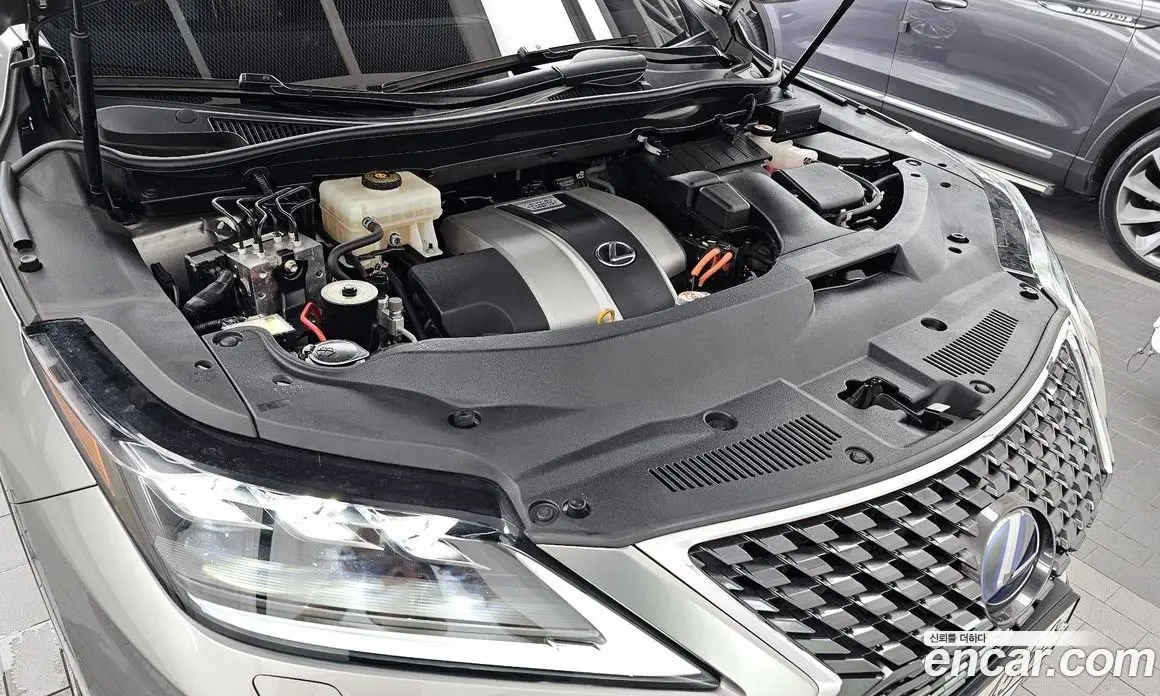 Lexus RX 2020 3.5 автомат (гидро), фото 6