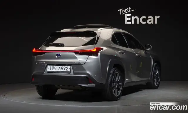 Lexus UX 2019 2.0 автомат (гидро), миниатюра 2