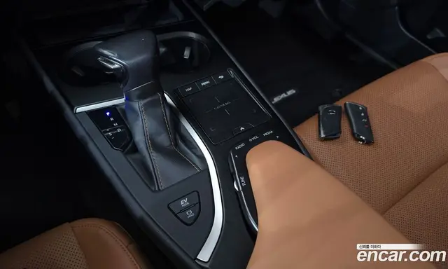 Lexus UX 2019 2.0 автомат (гидро), миниатюра 12