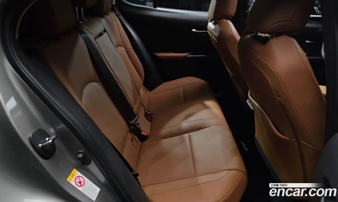 Lexus UX 2019 2.0 автомат (гидро), фото 17