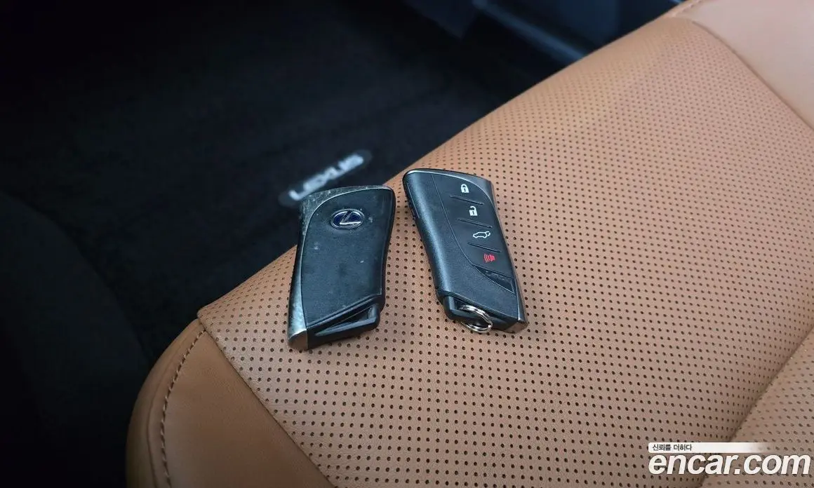 Lexus UX 2019 2.0 автомат (гидро), фото 30
