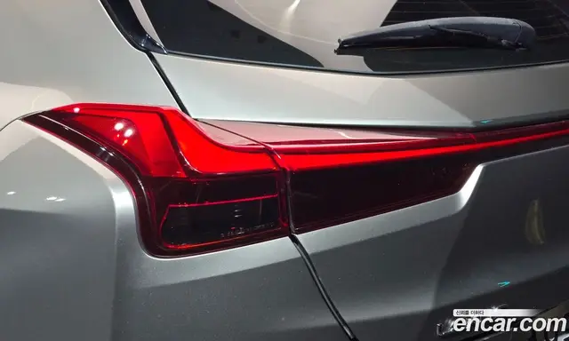 Lexus UX 2019 2.0 автомат (гидро), миниатюра 9