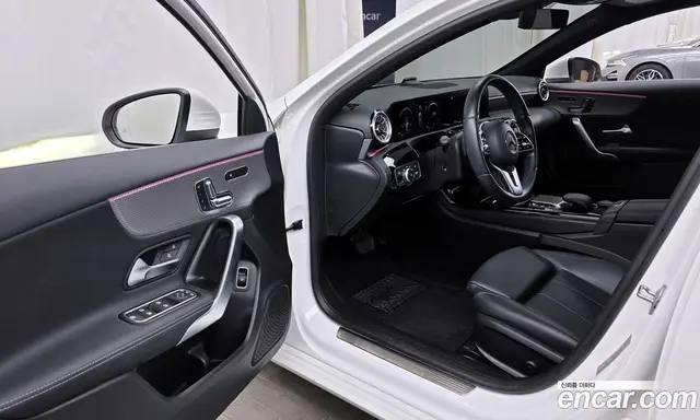 Mercedes-Benz A-Class 2022 2.0 автомат (гидро), миниатюра 10 Mercedes-Benz A-Class 2022 2.0 автомат (гидро), миниатюра 10
