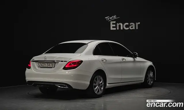 Mercedes-Benz C-Class 2020 2.0 автомат (гидро), миниатюра 2
