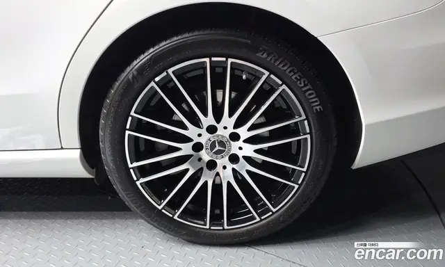 Mercedes-Benz C-Class 2024 2.0 автомат (гидро), миниатюра 5