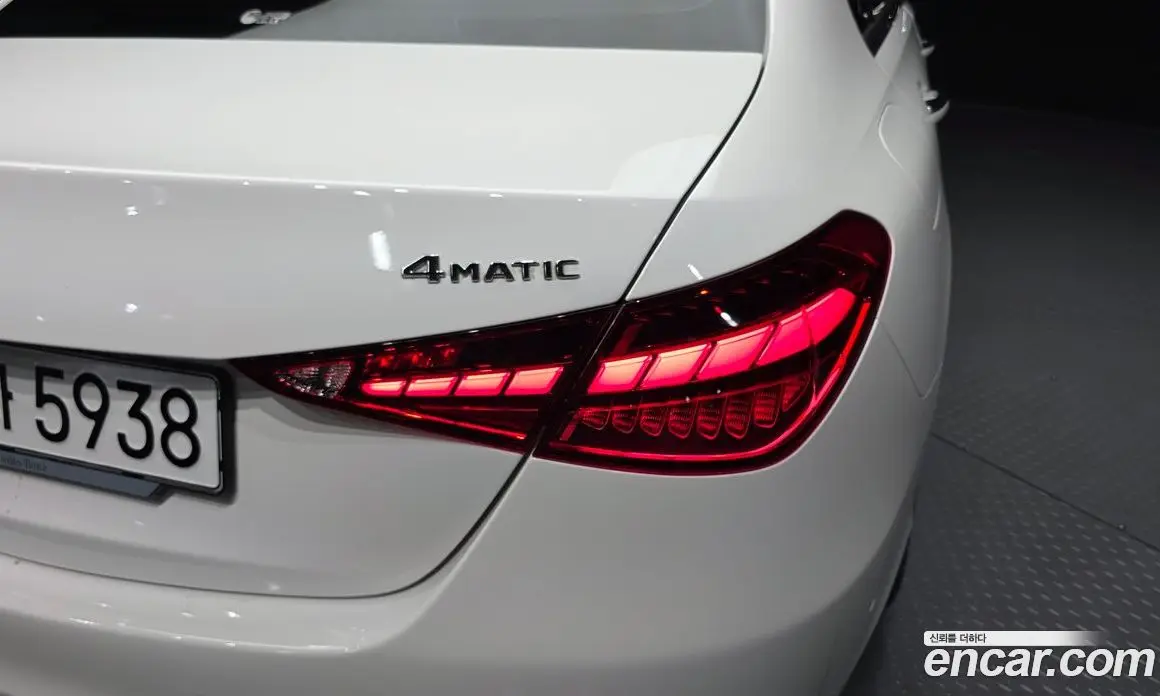 Mercedes-Benz C-Class 2024 2.0 автомат (гидро), фото 9