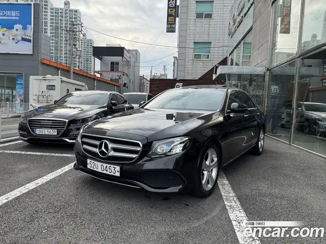 Mercedes-Benz E-Class 2016 1.9 автомат (гидро), миниатюра 1