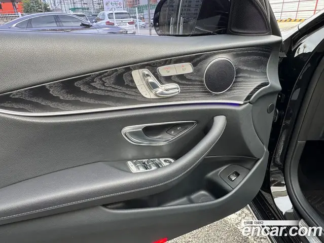 Mercedes-Benz E-Class 2016 1.9 автомат (гидро), миниатюра 11