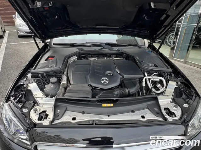 Mercedes-Benz E-Class 2016 1.9 автомат (гидро), миниатюра 4