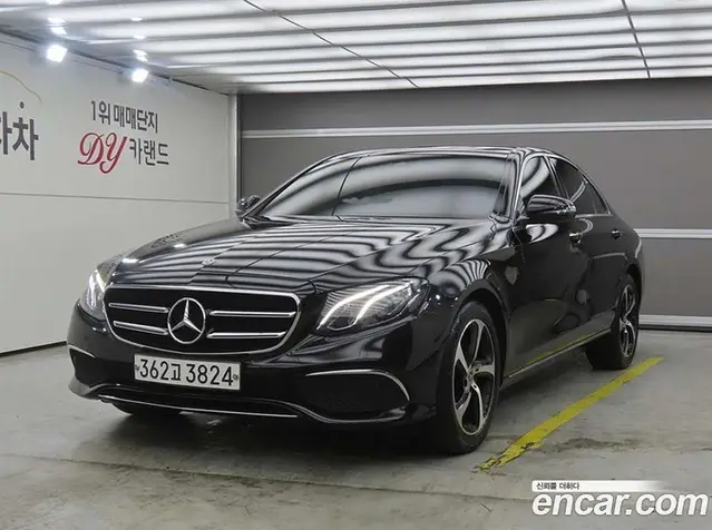 Mercedes-Benz E-Class 2019 2.0 автомат (гидро), миниатюра 1