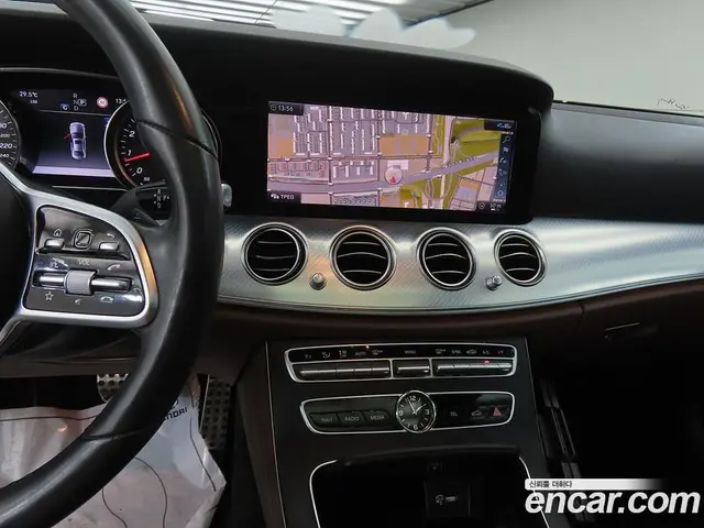 Mercedes-Benz E-Class 2019 2.0 автомат (гидро), миниатюра 9