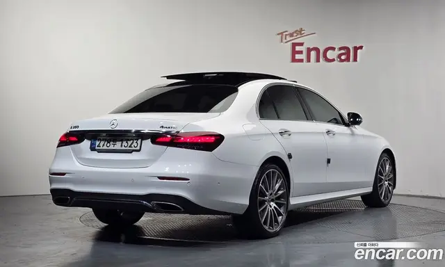 Mercedes-Benz E-Class 2021 2.0 автомат (гидро), миниатюра 2