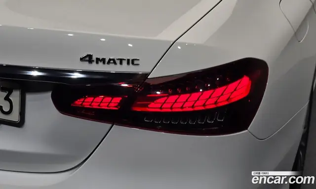 Mercedes-Benz E-Class 2021 2.0 автомат (гидро), миниатюра 9
