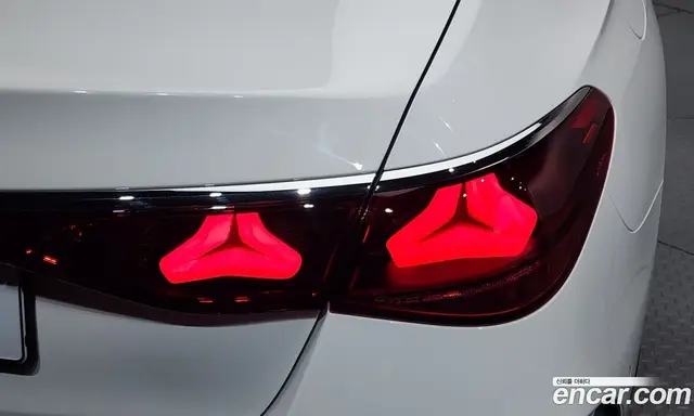 Mercedes-Benz E-Class 2025 2.0 автомат (гидро), миниатюра 9