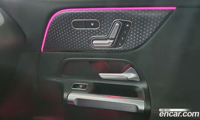 Mercedes-Benz EQB 2024 0.2 автомат (гидро), миниатюра 12