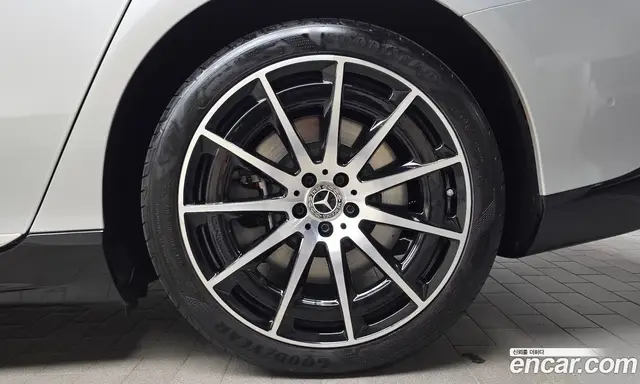 Mercedes-Benz EQS 2023 0.3 автомат (гидро), миниатюра 7