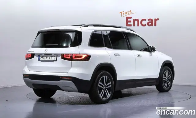 Mercedes-Benz GLB-Class 2021 1.9 автомат (гидро), миниатюра 2