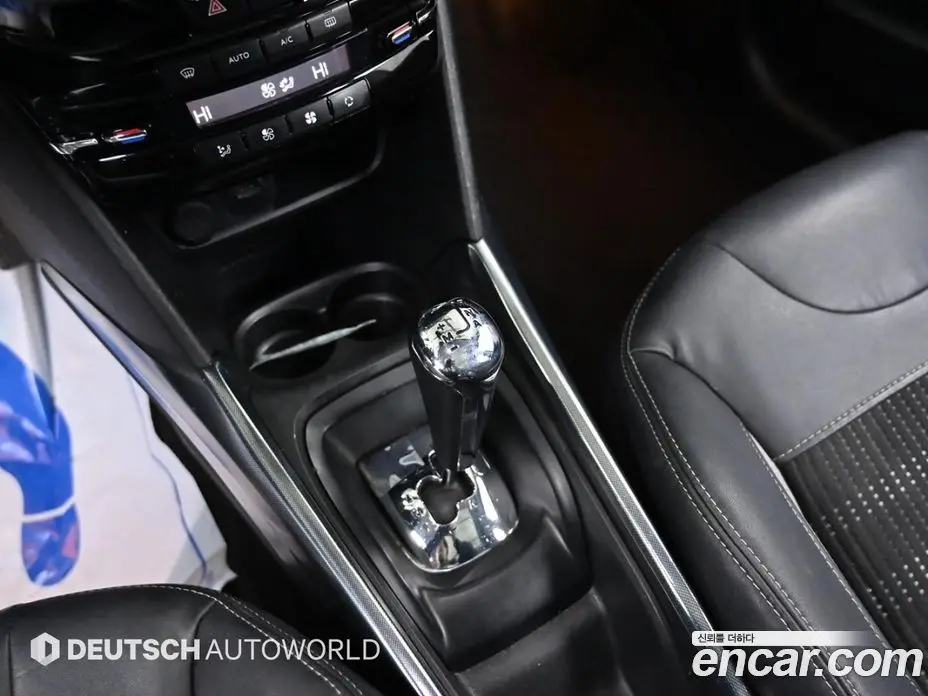 Peugeot 2008 2015 1.6 автомат (гидро), фото 9 Peugeot 2008 2015 1.6 автомат (гидро), фото 9