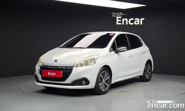 Peugeot 208 2016 1.6 автомат (гидро), миниатюра 1