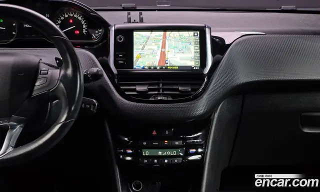 Peugeot 208 2016 1.6 автомат (гидро), миниатюра 12