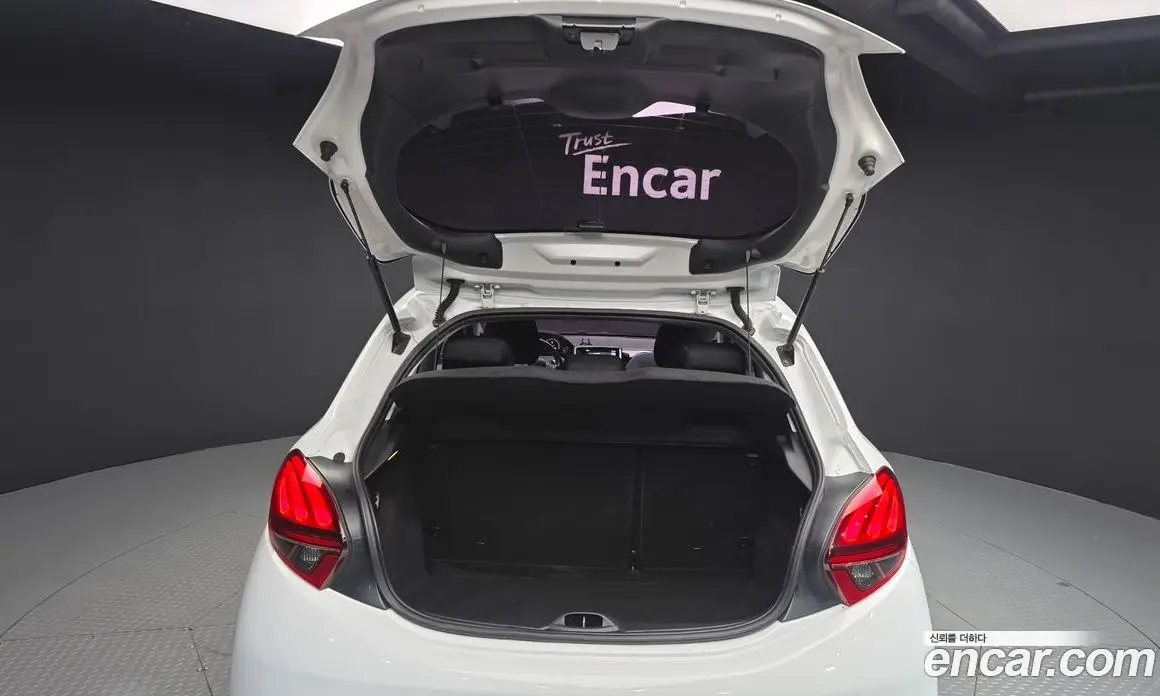 Peugeot 208 2016 1.6 автомат (гидро), фото 20