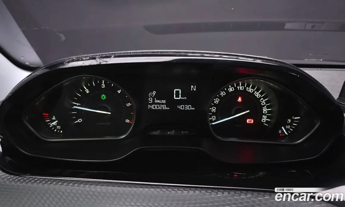 Peugeot 208 2016 1.6 автомат (гидро), фото 8