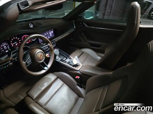 Porsche 911 2020 3.0 автомат (гидро), миниатюра 6