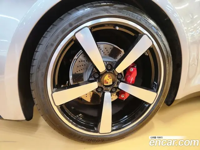 Porsche 911 2020 3.0 автомат (гидро), миниатюра 6