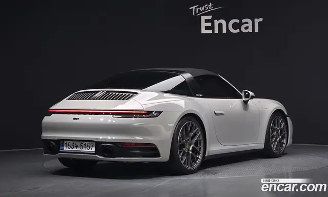 Porsche 911 2024 3.0 автомат (гидро), миниатюра 2