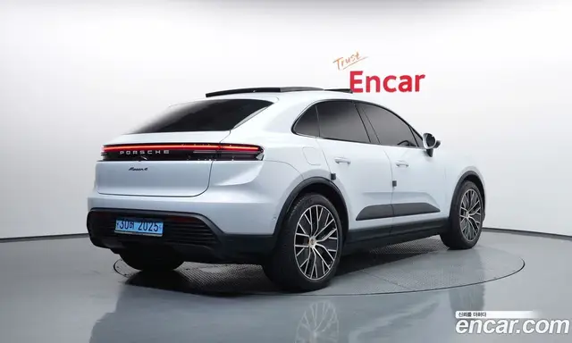 Porsche Macan 2025 0.2 автомат (гидро), миниатюра 2