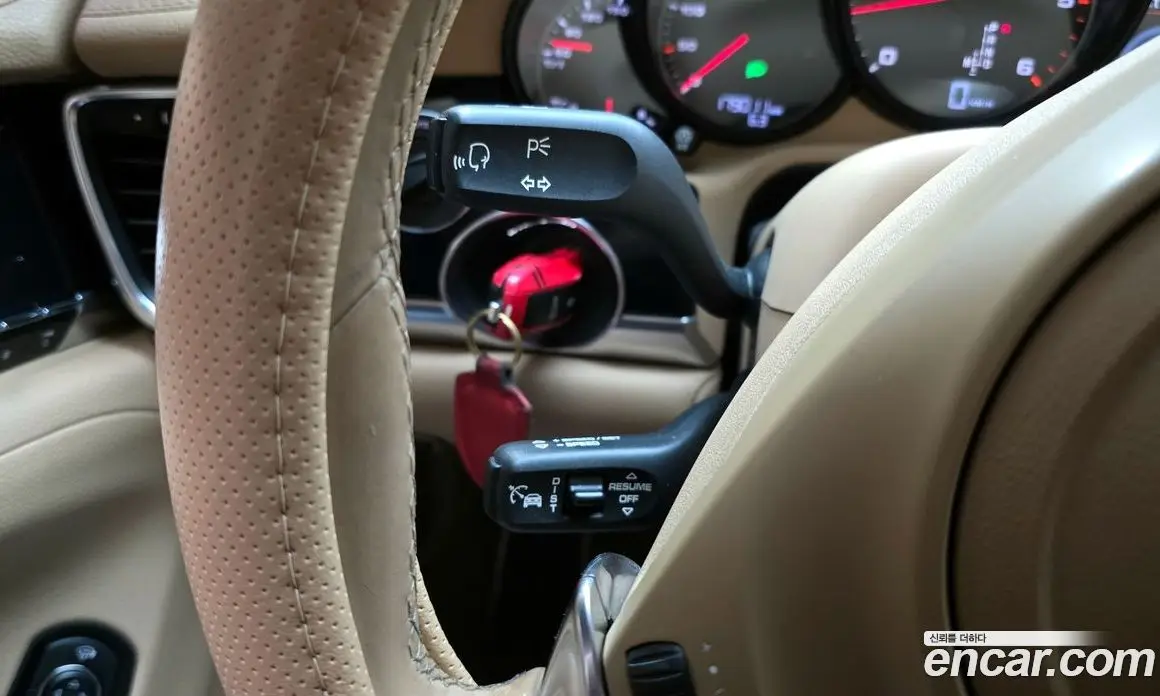 Porsche Panamera 2013 3.0 автомат (гидро), фото 16 Porsche Panamera 2013 3.0 автомат (гидро), фото 16