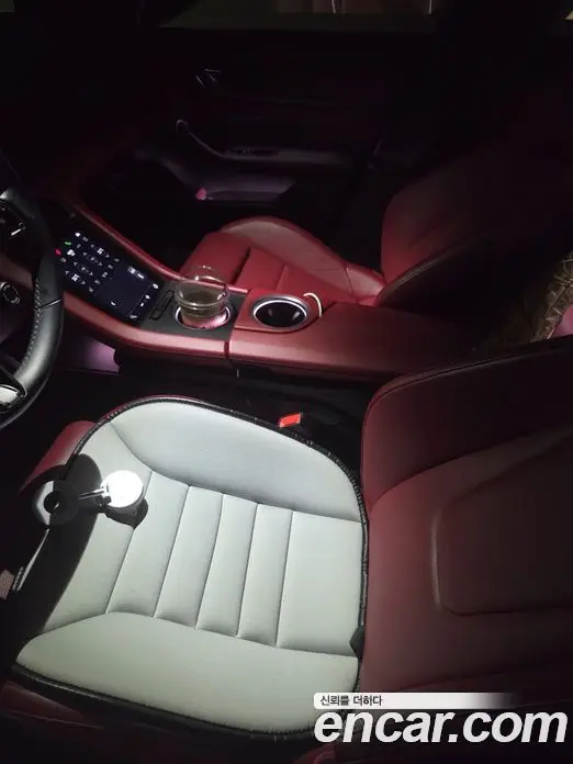 Porsche Taycan 2021 0.1 автомат (гидро), фото 16