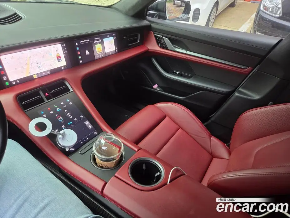 Porsche Taycan 2021 0.1 автомат (гидро), фото 17