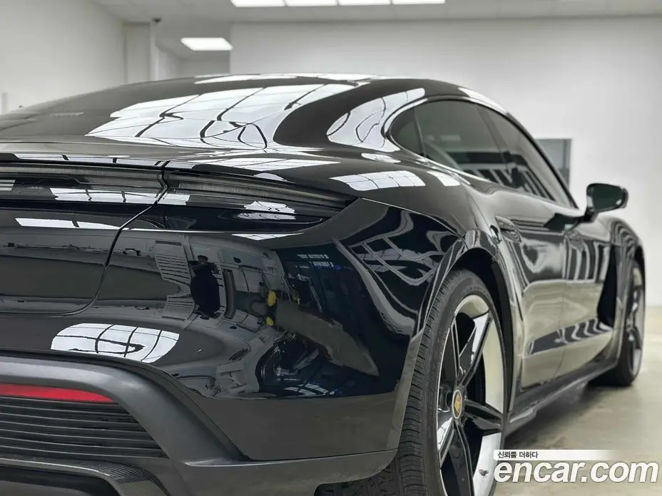 Porsche Taycan 2021 0.1 автомат (гидро), фото 3