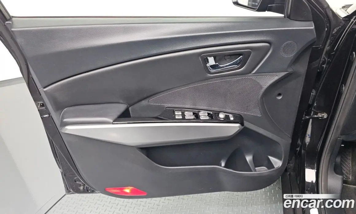 SsangYong TIBOLI 2015 1.6 автомат (гидро), фото 13