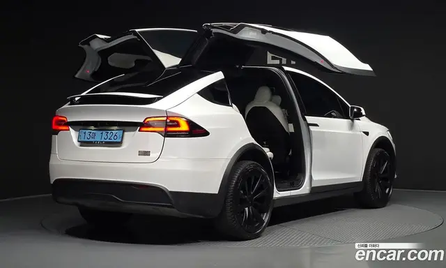 Tesla Model X 2023 0.3 автомат (гидро), миниатюра 2