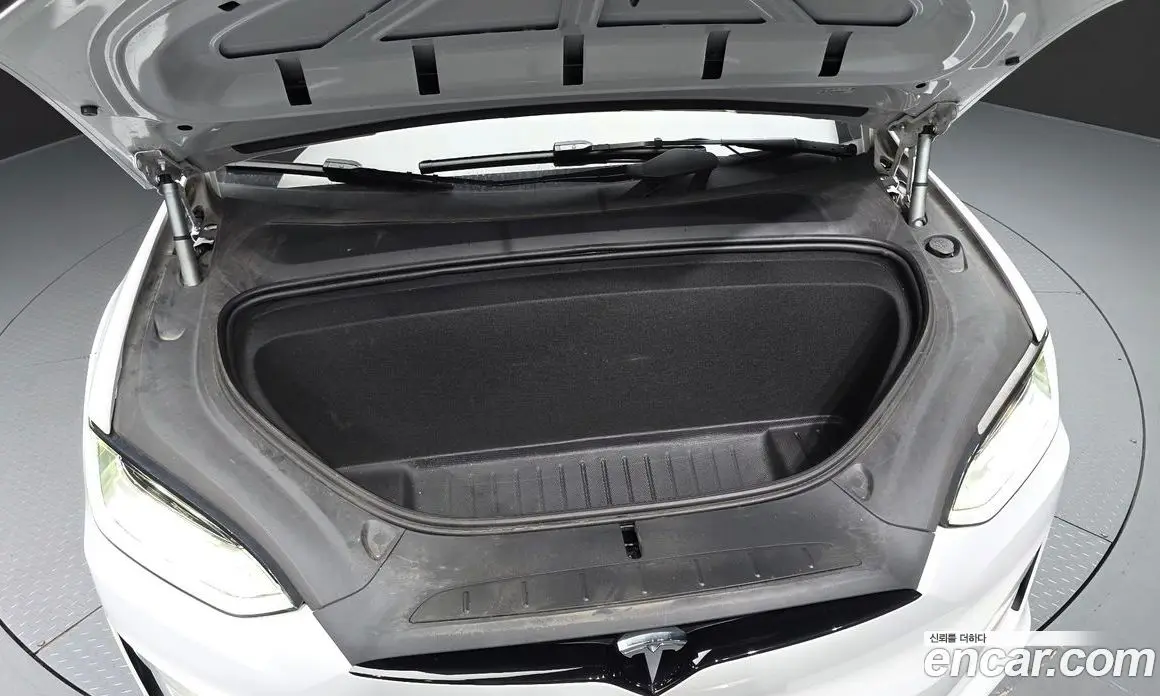 Tesla Model X 2023 0.3 автомат (гидро), фото 6