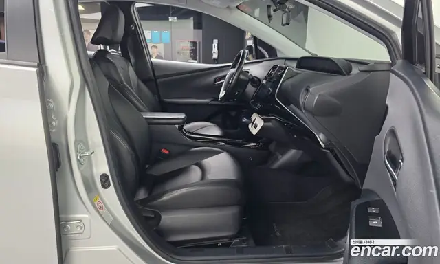 Toyota Prius 2017 1.8 автомат (гидро), миниатюра 11