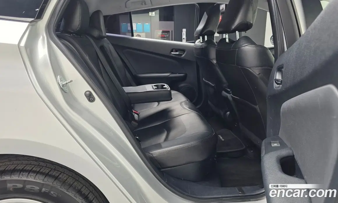 Toyota Prius 2017 1.8 автомат (гидро), фото 12