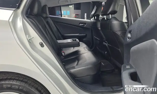 Toyota Prius 2017 1.8 автомат (гидро), миниатюра 12