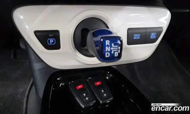 Toyota Prius 2017 1.8 автомат (гидро), миниатюра 9