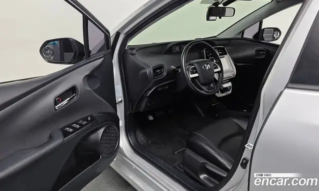 Toyota Prius 2017 1.8 автомат (гидро), миниатюра 10
