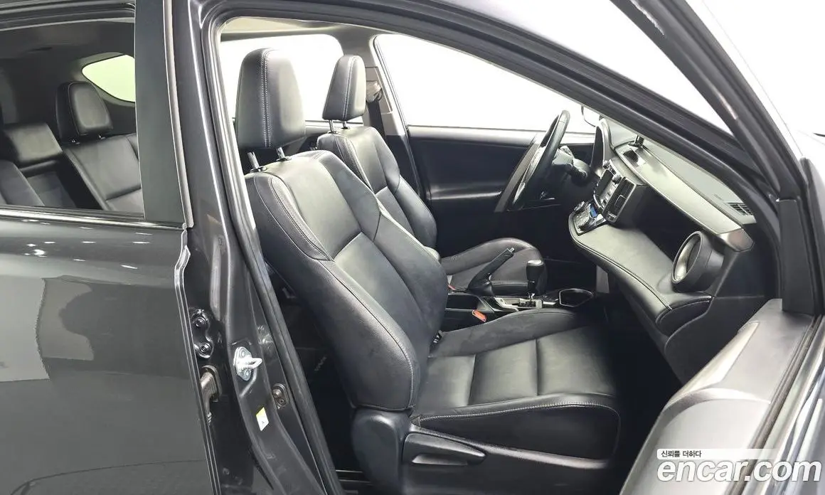 Toyota RAV4 2017 2.5 автомат (гидро), фото 12