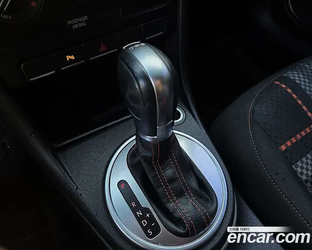 Volkswagen Beatle 2015 2.0 автомат (гидро), миниатюра 9 Volkswagen Beatle 2015 2.0 автомат (гидро), миниатюра 9